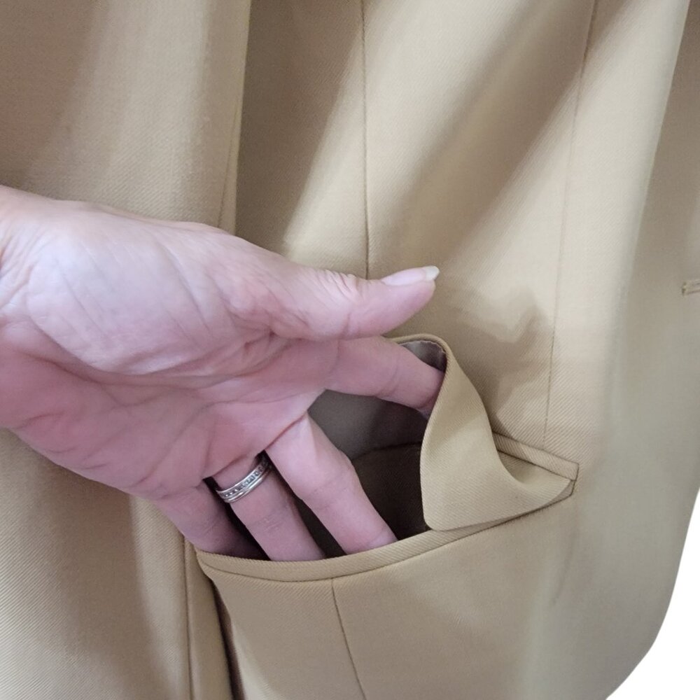 Club Monaco Size 2 Beige Summer Wool Blend Blazer. FLAWED - Picture 9 of 15